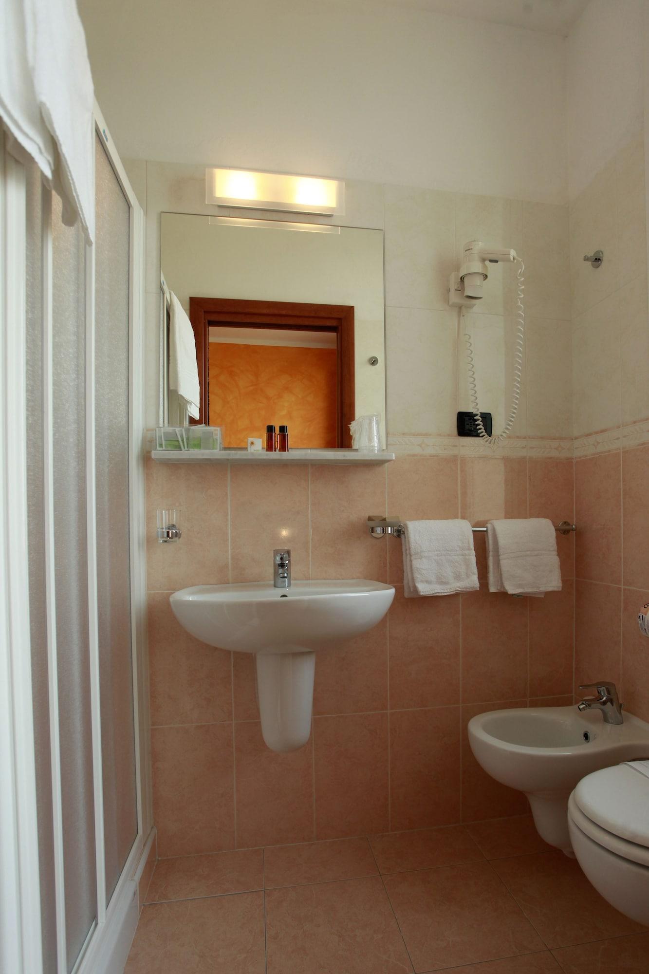Piccolo Hotel دْيانو مارينا المظهر الخارجي الصورة