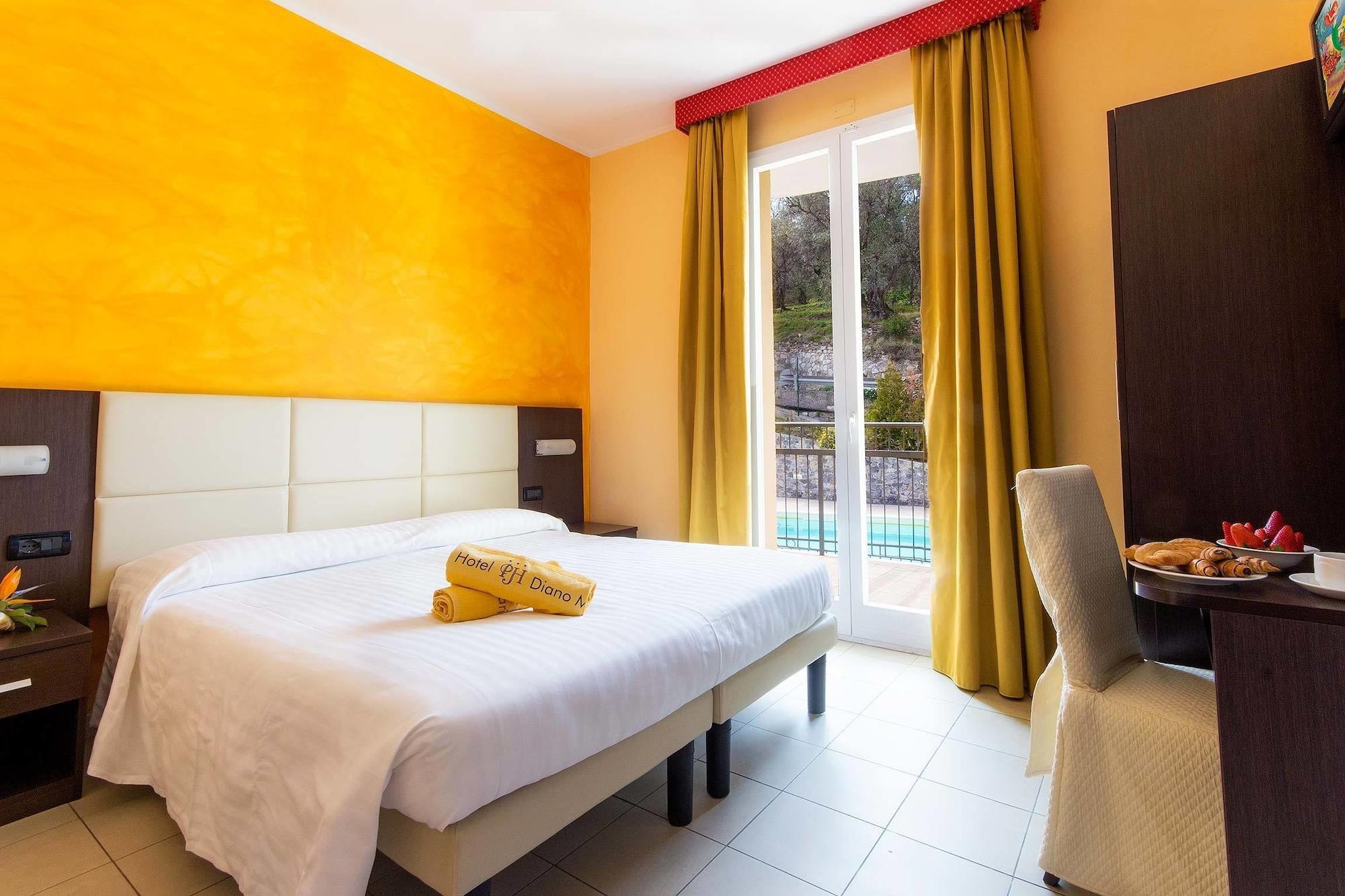 Piccolo Hotel دْيانو مارينا المظهر الخارجي الصورة