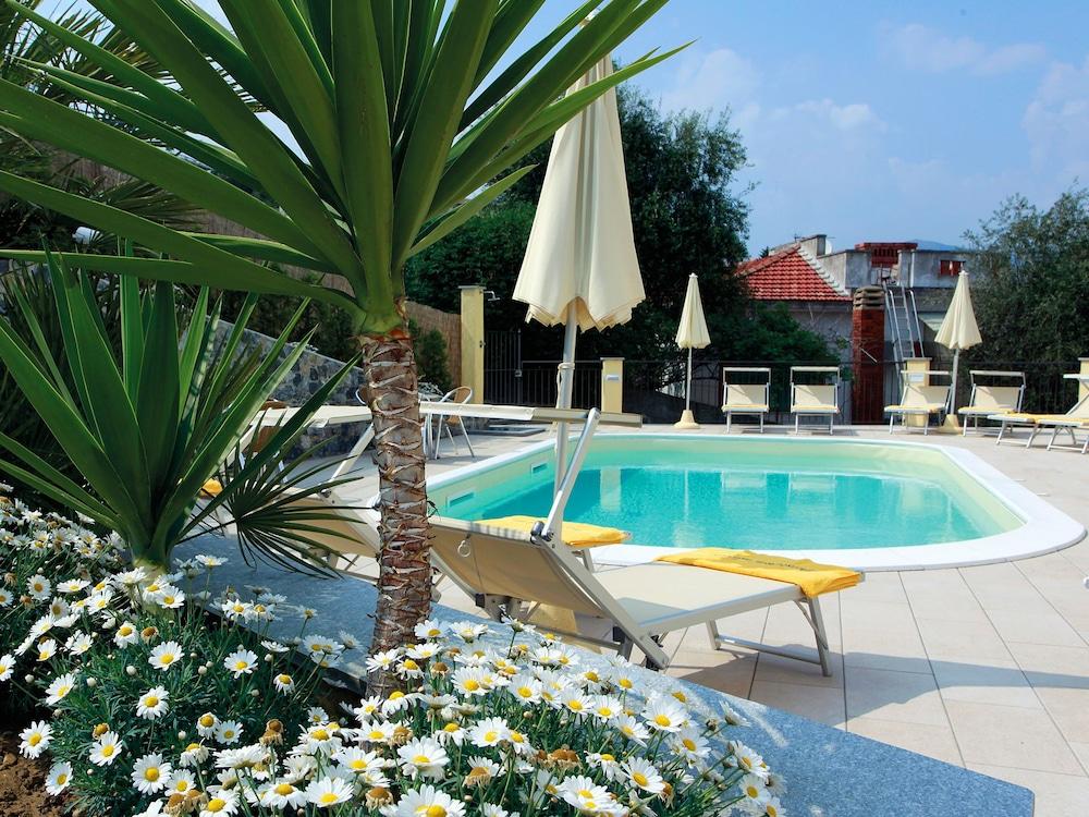 Piccolo Hotel دْيانو مارينا المظهر الخارجي الصورة