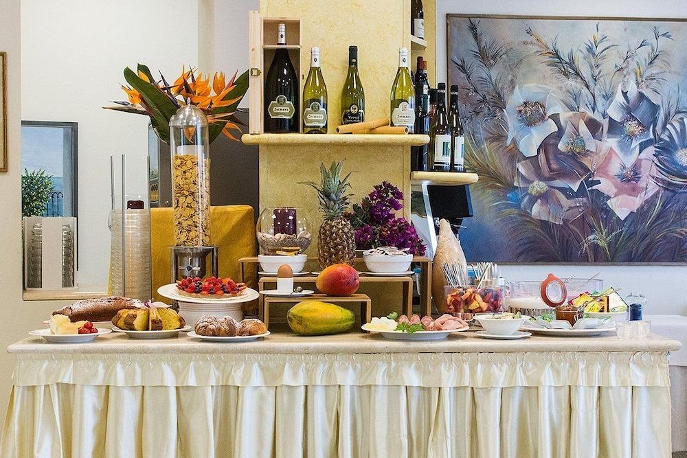 Piccolo Hotel دْيانو مارينا المظهر الخارجي الصورة