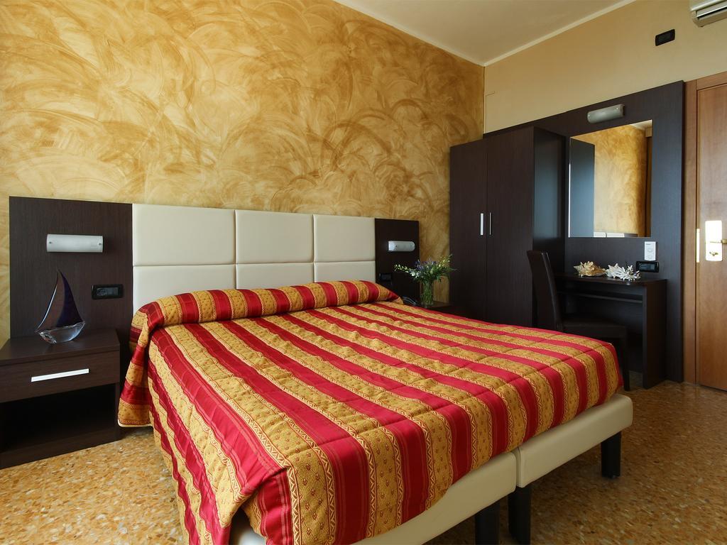 Piccolo Hotel دْيانو مارينا المظهر الخارجي الصورة
