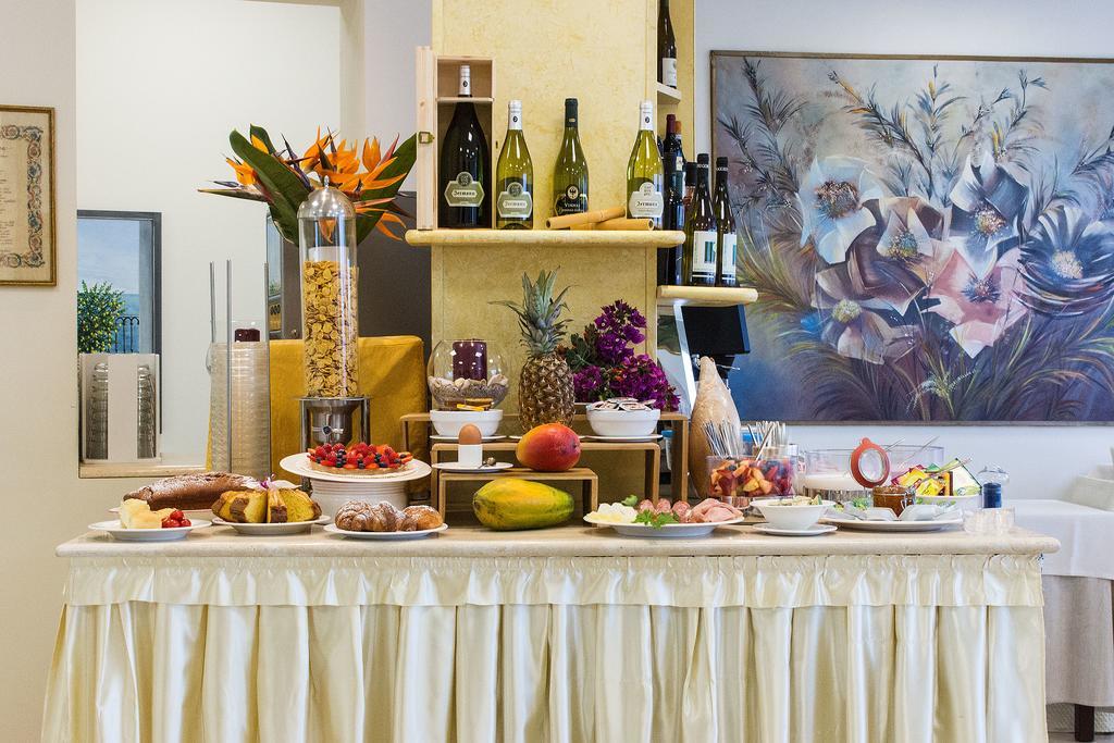 Piccolo Hotel دْيانو مارينا المظهر الخارجي الصورة