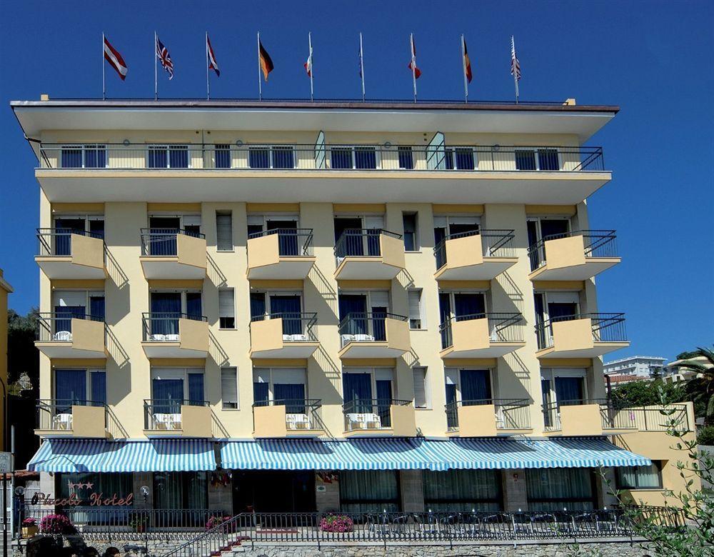 Piccolo Hotel دْيانو مارينا المظهر الخارجي الصورة