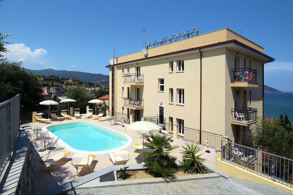 Piccolo Hotel دْيانو مارينا المظهر الخارجي الصورة