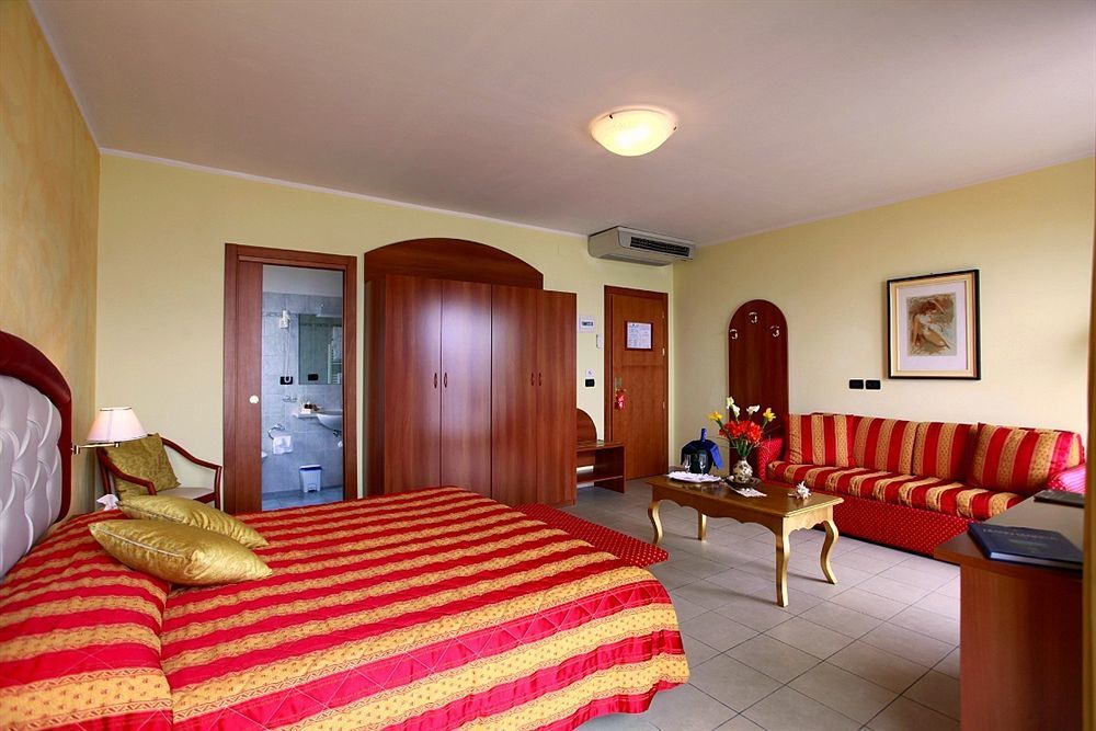 Piccolo Hotel دْيانو مارينا المظهر الخارجي الصورة