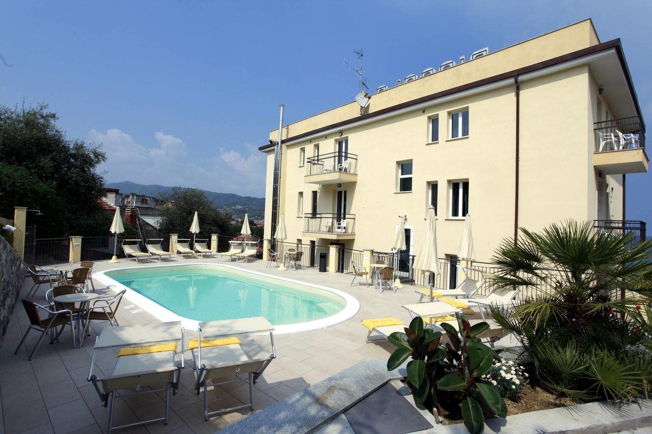 Piccolo Hotel دْيانو مارينا المظهر الخارجي الصورة