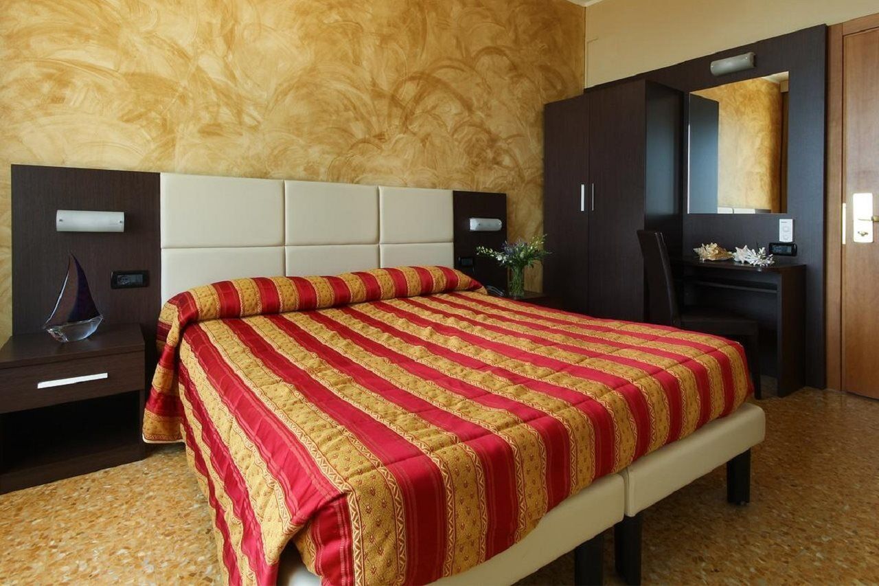 Piccolo Hotel دْيانو مارينا المظهر الخارجي الصورة